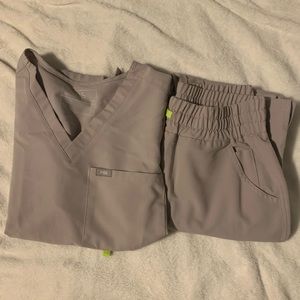 FIGS SLATE SCRUB SET